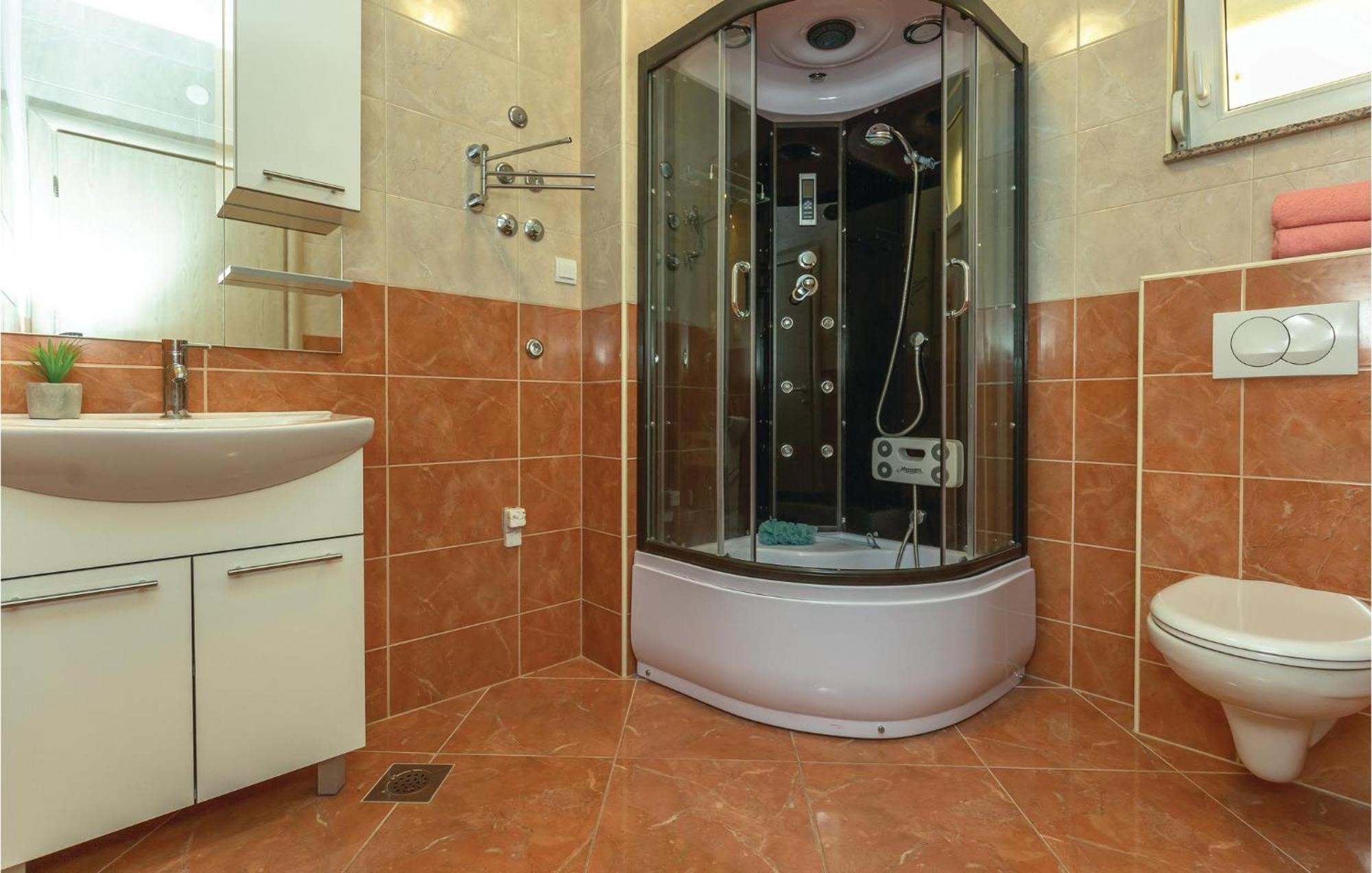 Nice Apartment In Krvavica With House Sea View Екстер'єр фото