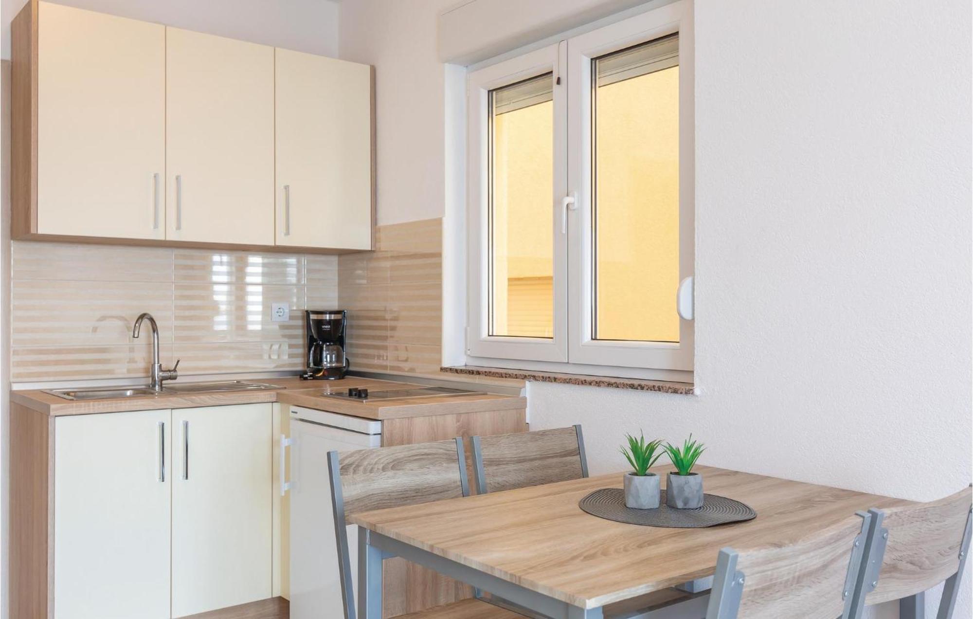 Nice Apartment In Krvavica With House Sea View Екстер'єр фото